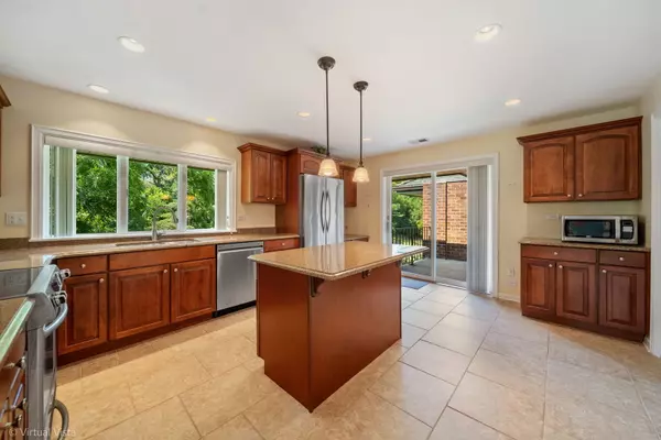 Oak Brook, IL 60523,3 Oak Brook Club DR #E305