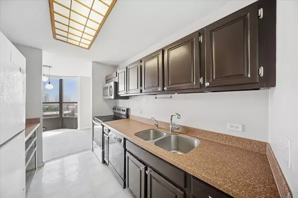 Chicago, IL 60605,901 S PLYMOUTH CT #802