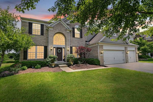 3512 Chancery LN, Carpentersville, IL 60110