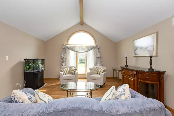 Homer Glen, IL 60491,13124 W Beaver Lake DR