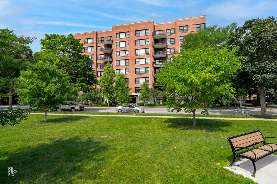 1500 Hinman AVE #302, Evanston, IL 60201