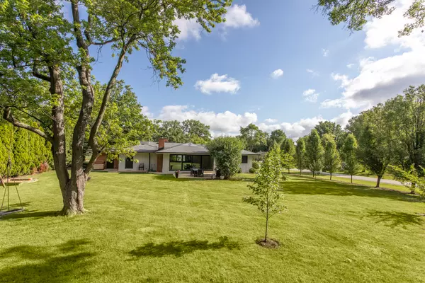 Prospect Heights, IL 60070,201 Viola LN