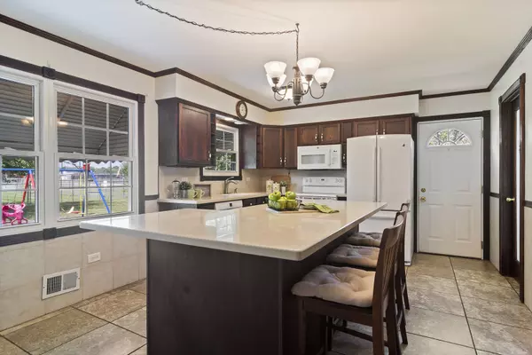Palatine, IL 60074,1006 E Cooper DR