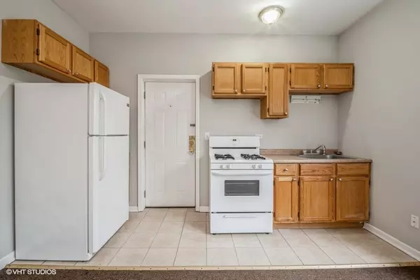 Chicago, IL 60653,435 E Oakwood BLVD #31