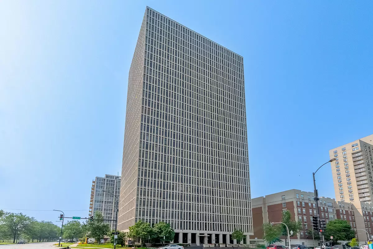 Chicago, IL 60649,6700 S South Shore DR #14A