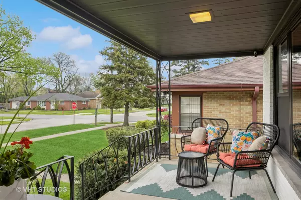 Park Ridge, IL 60068,904 Florence DR