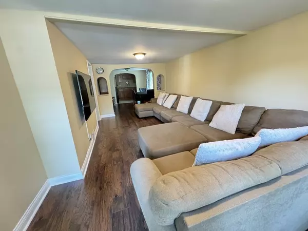 Schiller Park, IL 60176,4329 Scott ST