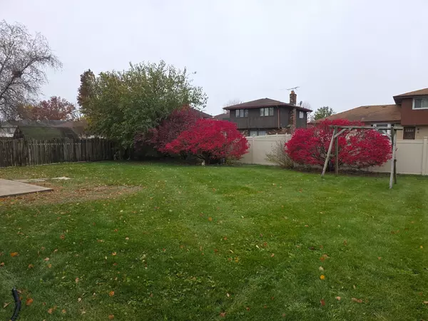 Lansing, IL 60438,Address not disclosed