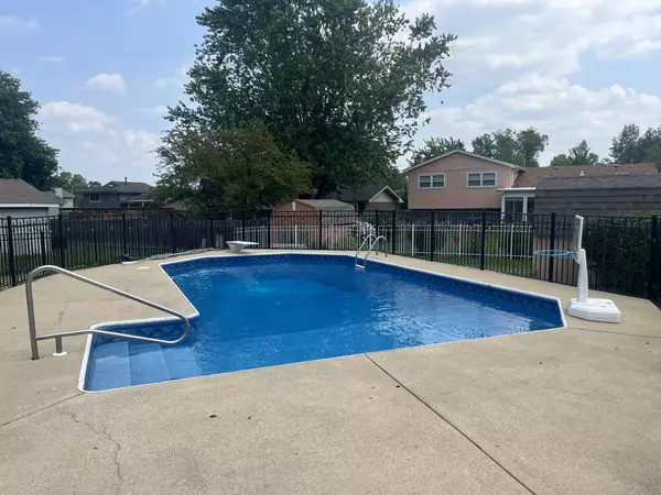 Frankfort, IL 60423,267 Center RD