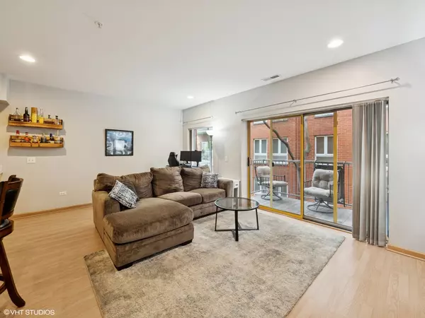 Evanston, IL 60201,1421 Sherman AVE #303
