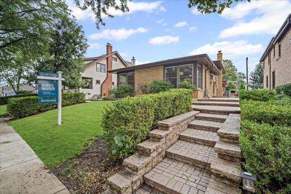 421 N Elm ST, Itasca, IL 60143
