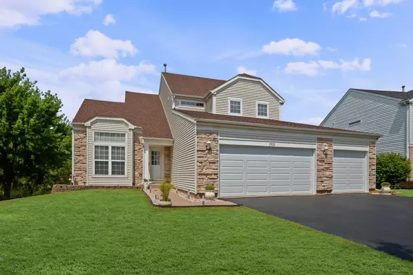 1910 Prairie Path LN, Carpentersville, IL 60110