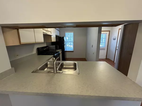 Elgin, IL 60123,1608 PEBBLE BEACH CIR #1608