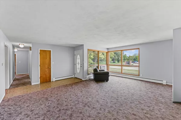 Farmer City, IL 61842,906 E Richardson ST