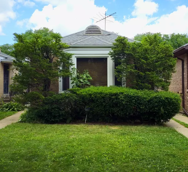 3110 W Jarvis AVE, Chicago, IL 60645