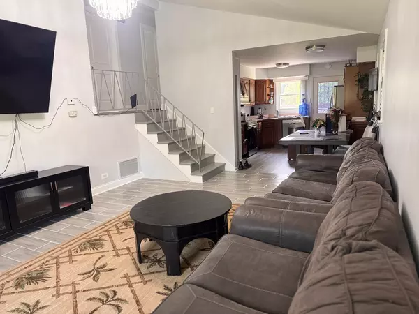 Hickory Hills, IL 60457,7909 W 93rd ST