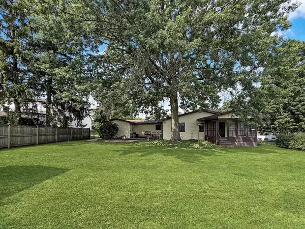 Freeport, IL 61032,697 Bradmar DR