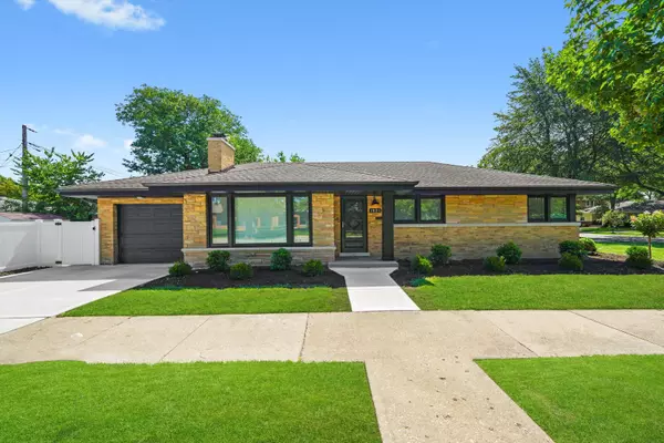 Park Ridge, IL 60068,1921 Elm ST