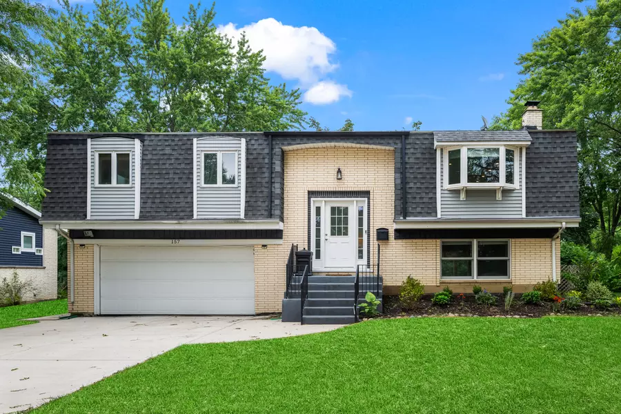 157 W Garden CT, Palatine, IL 60067