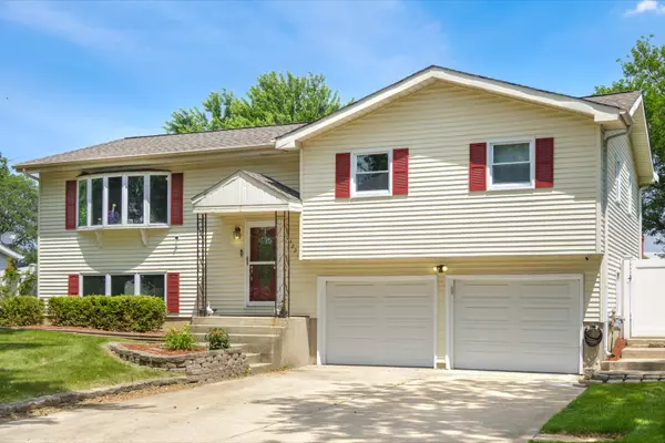 24221 S Edwin DR, Channahon, IL 60410