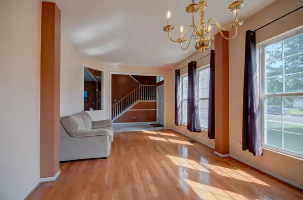 Bolingbrook, IL 60490,105 Forsythia ST