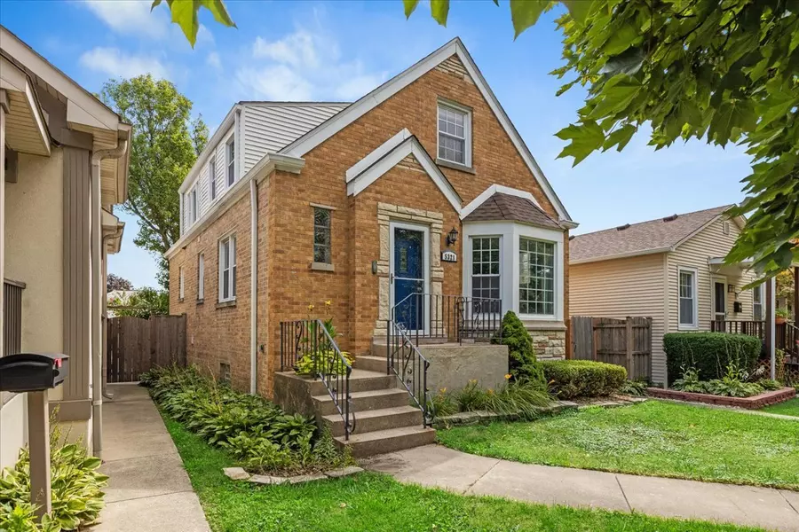 5321 N Moody AVE, Chicago, IL 60630
