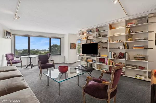 Chicago, IL 60657,3100 N Lake Shore DR #611