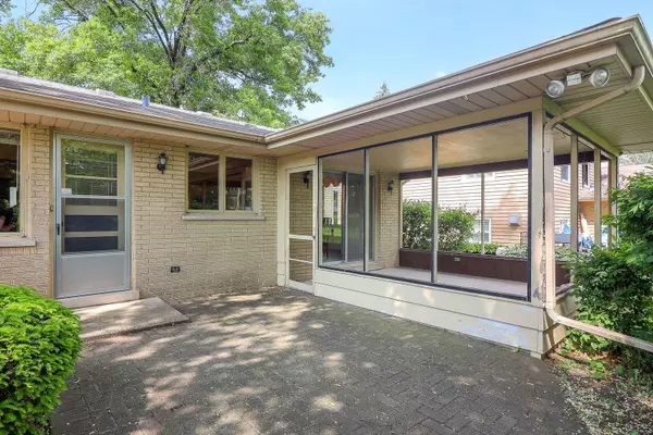 Downers Grove, IL 60516,1131 Blanchard ST