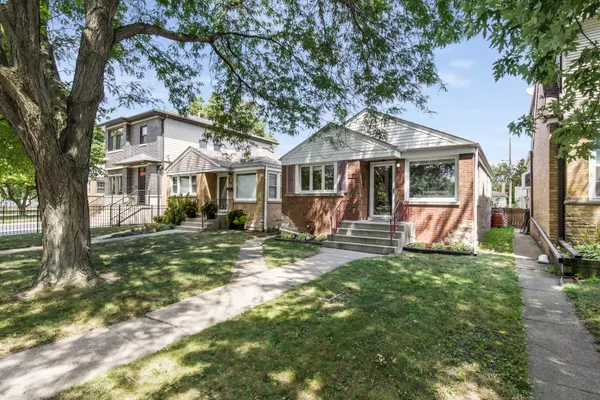 5721 N Northcott AVE, Chicago, IL 60631