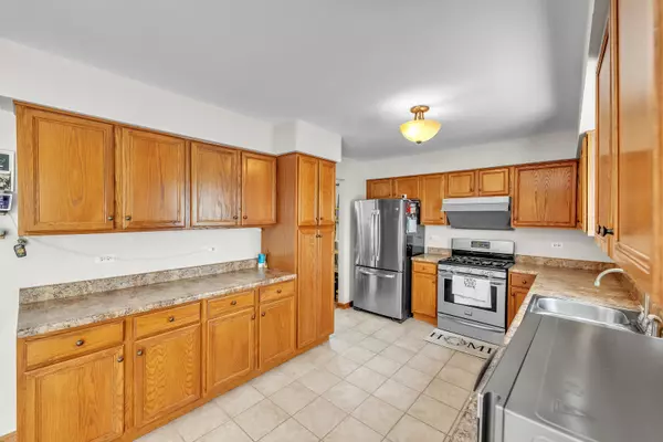 Plainfield, IL 60586,5602 Steamboat CIR