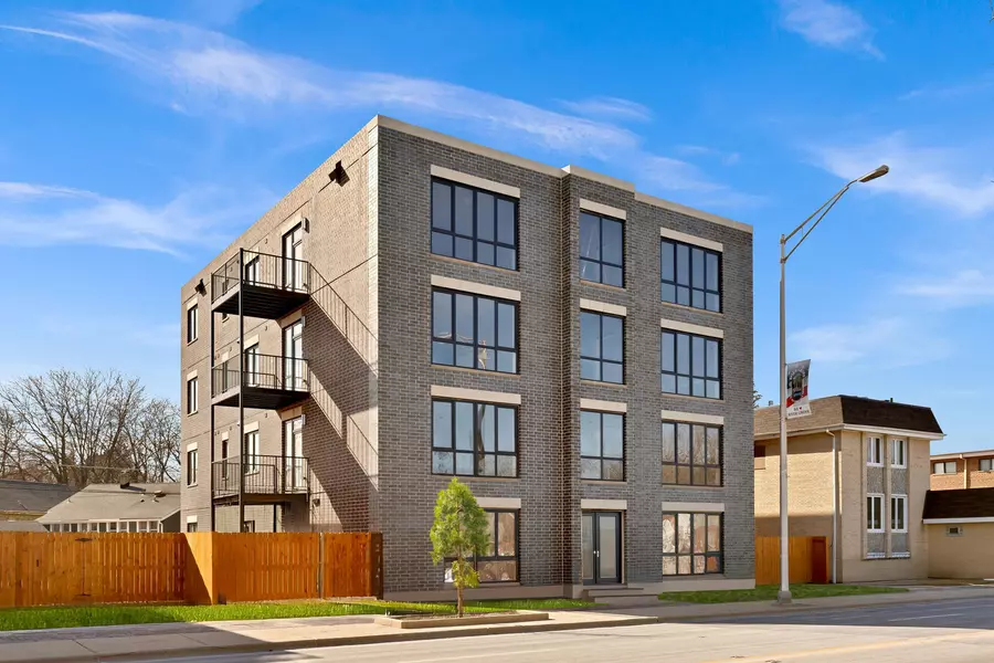8631 W Grand AVE #2W, River Grove, IL 60171