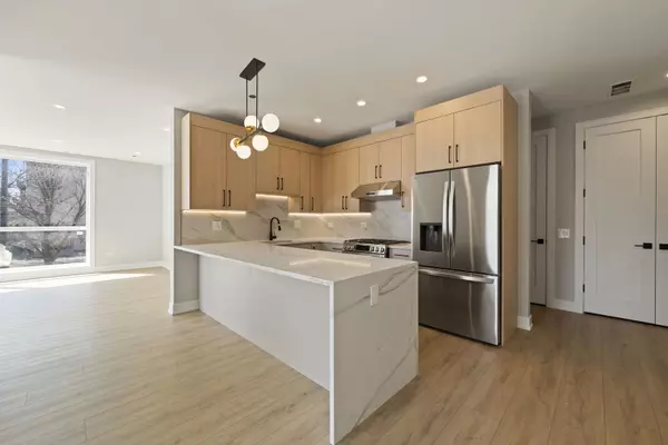 Chicago, IL 60612,2354 W Polk ST #304