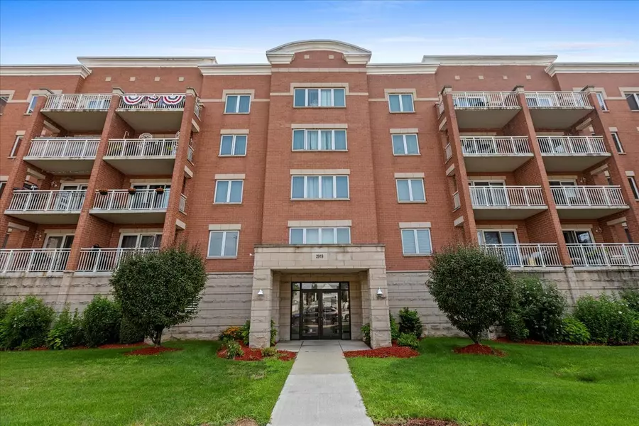 2919 N Harlem AVE #411, Chicago, IL 60707