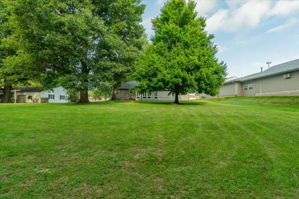 Clinton, IL 61727,5547 Stone RD