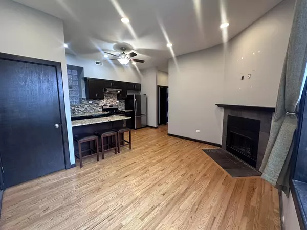 Chicago, IL 60622,2452 W Iowa ST #4