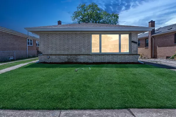 12830 S Carpenter ST, Calumet Park, IL 60827