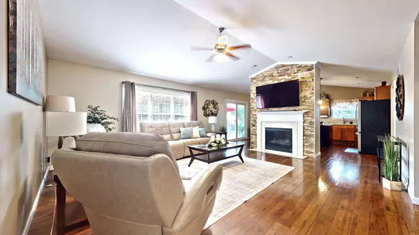 Savoy, IL 61874,701 Bergamot ST