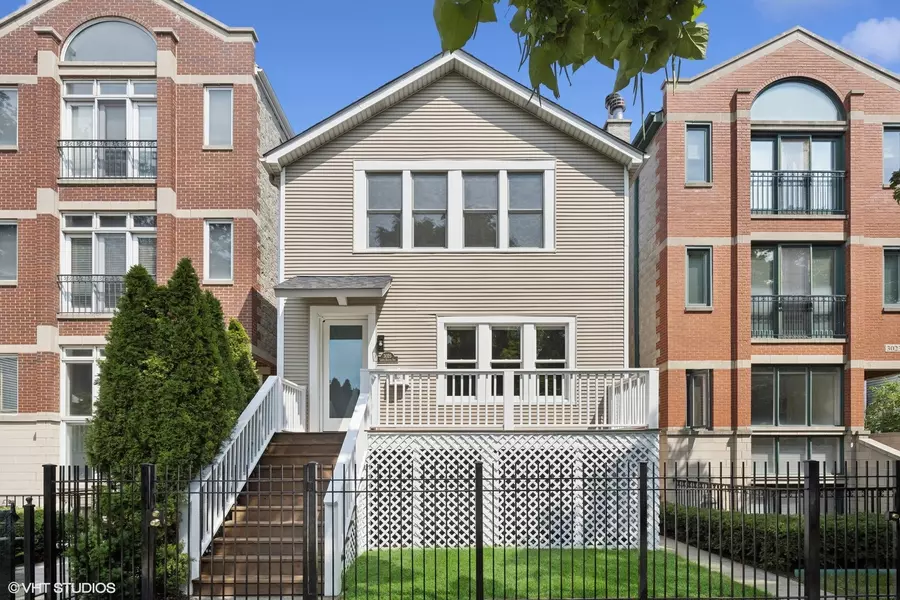 3025 N Racine AVE, Chicago, IL 60657