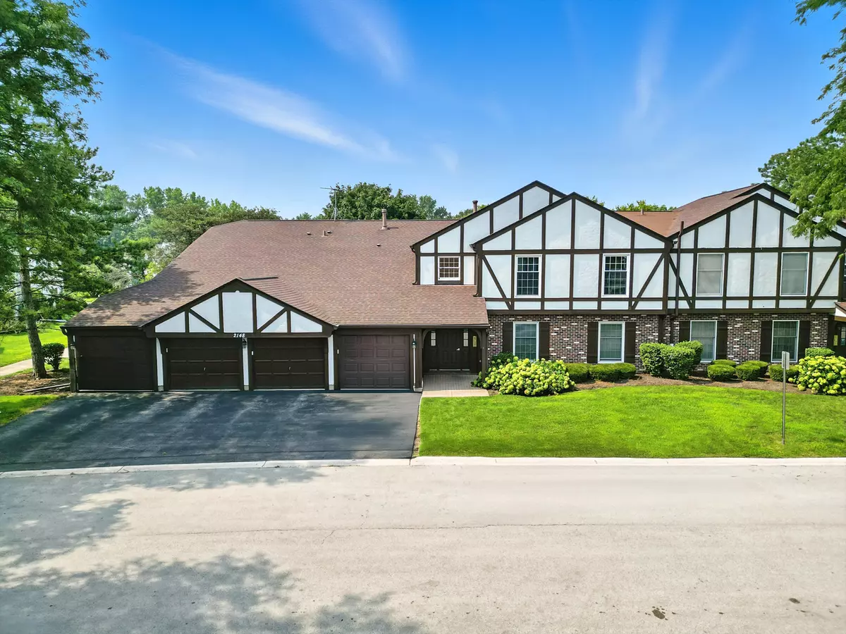 Naperville, IL 60565,2148 LANCASTER CIR #202B