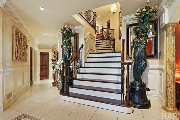 South Barrington, IL 60010,1 Pacer TRL