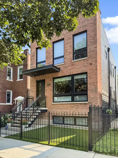 3221 N Kenneth AVE, Chicago, IL 60641