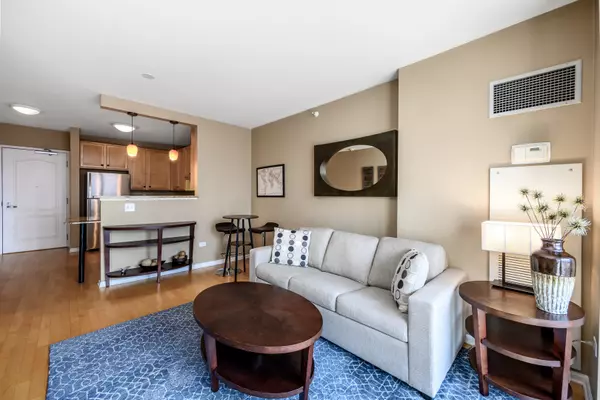 Chicago, IL 60654,600 N Dearborn ST #1804