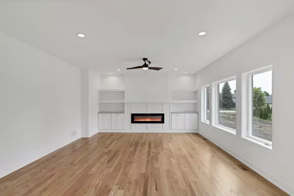 Orland Park, IL 60467,16540 Pear AVE