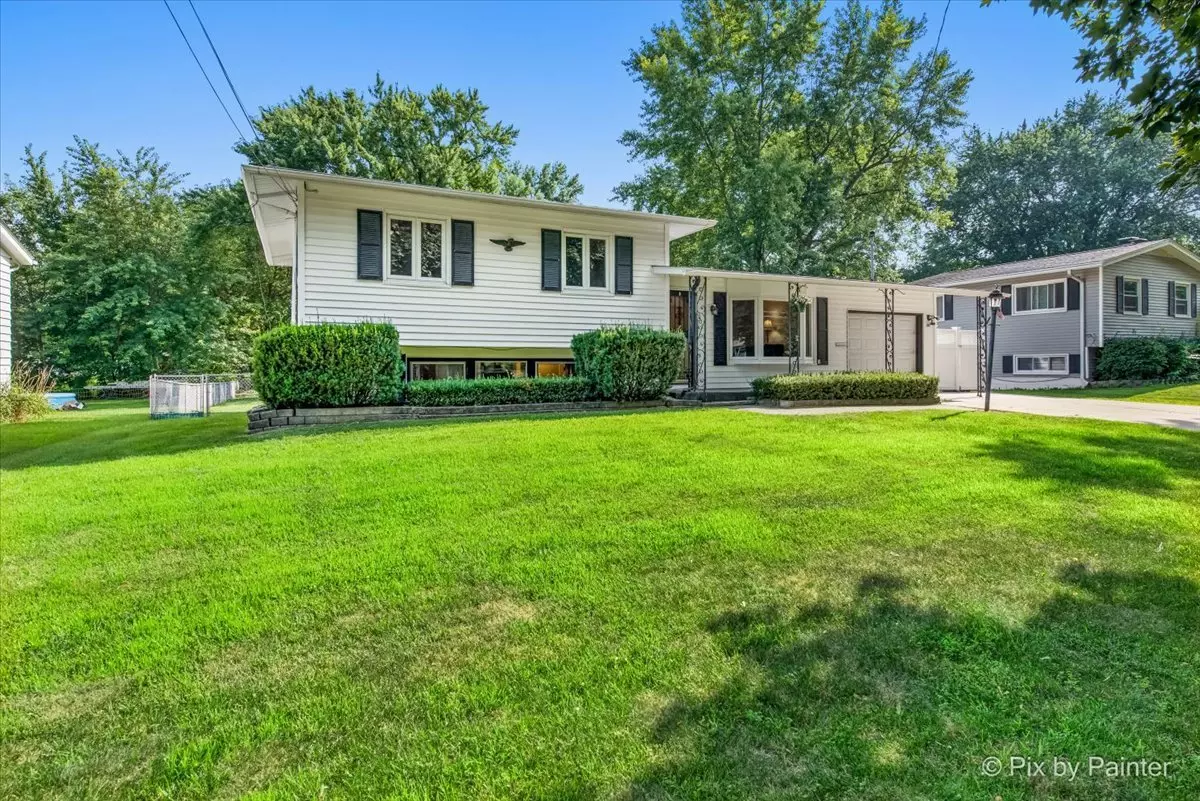 Dekalb, IL 60115,902 Dawn CT