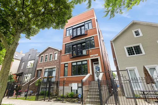 2451 W Cortland ST #3, Chicago, IL 60647