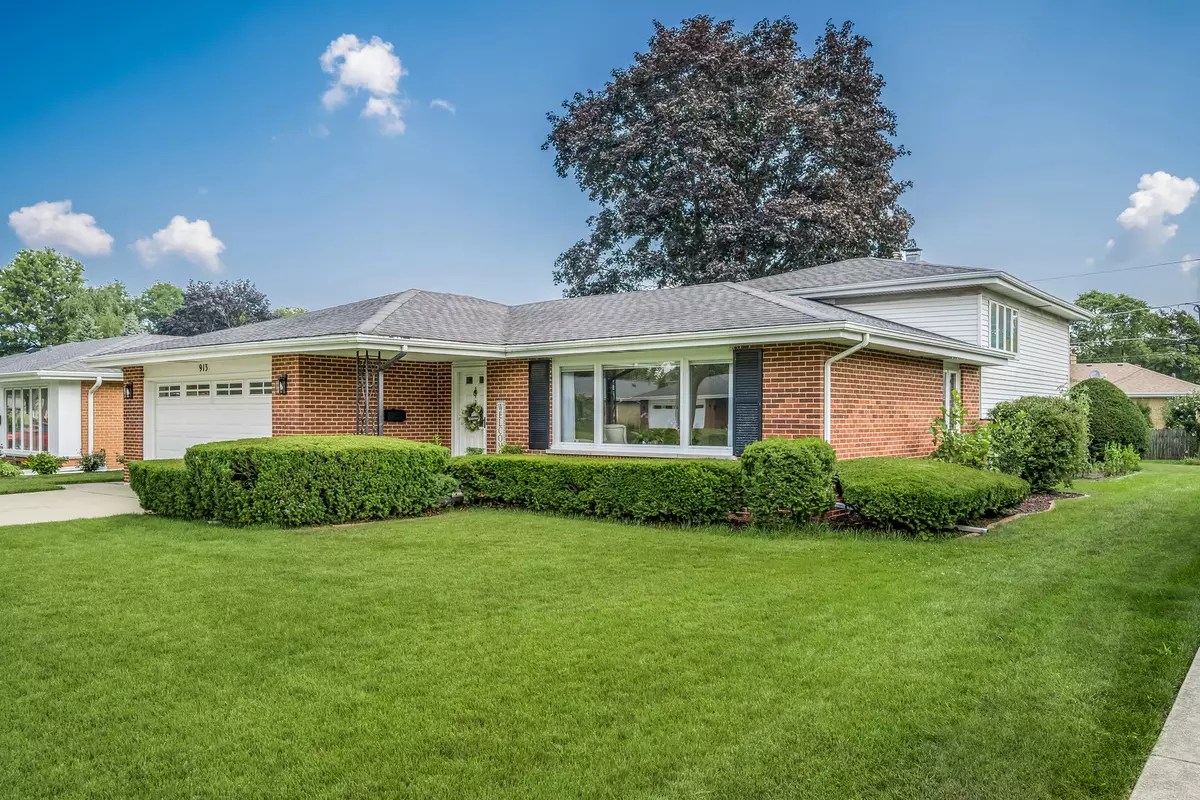 Mount Prospect, IL 60056,913 S See Gwun AVE