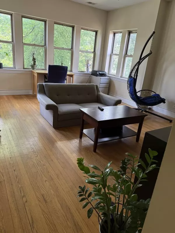 Chicago, IL 60651,4027 W Crystal ST #2
