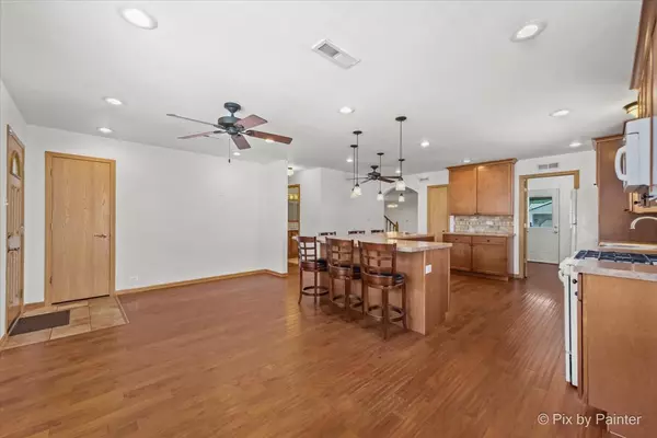 Oak Lawn, IL 60453,10036 S Tripp AVE