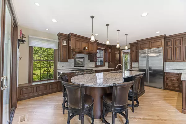 Lake Bluff, IL 60044,28584 Ashford CT