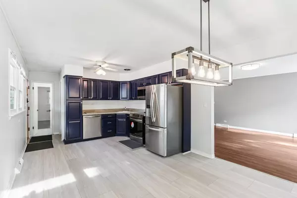 Arlington Heights, IL 60005,1334 S Dunton AVE